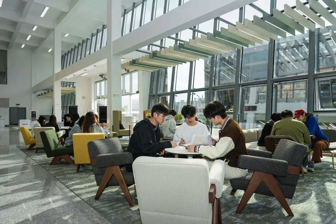 “多彩貴州·書香高原”2025全民閱讀總結(jié)分享活動在貴州工商職業(yè)學(xué)院舉行