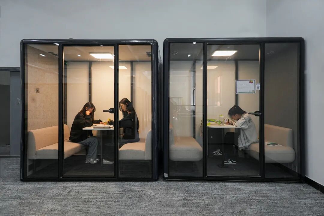 “多彩貴州·書香高原”2025全民閱讀總結(jié)分享活動在貴州工商職業(yè)學(xué)院舉行