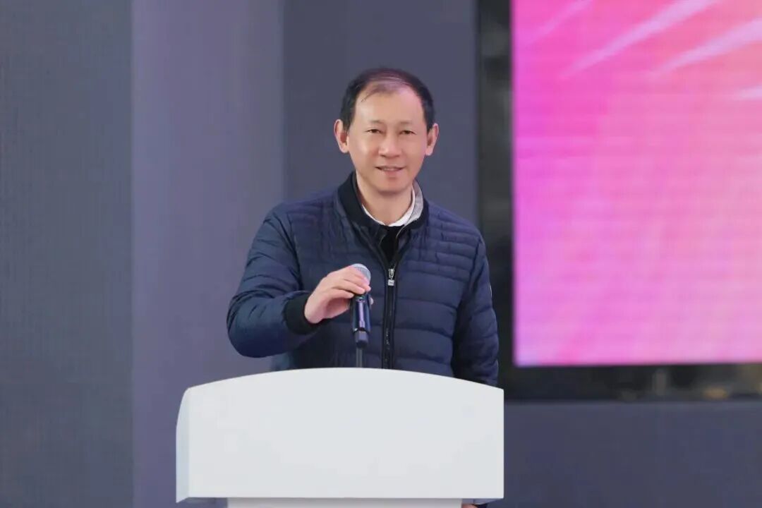 2025貴陽(yáng)擊劍公開(kāi)賽燃情啟幕！參賽家長(zhǎng)：點(diǎn)贊！在貴工商就能感受到貴州文旅！