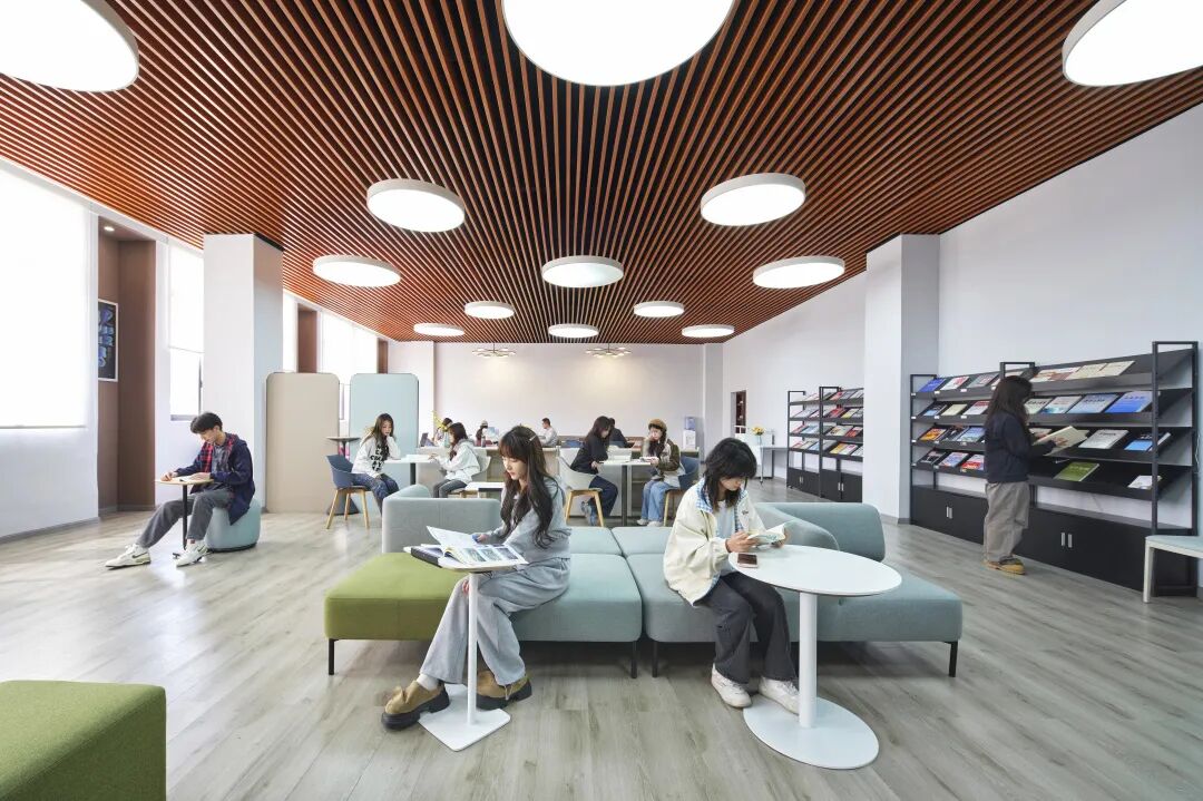 “多彩貴州·書香高原”2025全民閱讀總結(jié)分享活動在貴州工商職業(yè)學(xué)院舉行