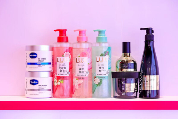 以"美"與"健康"共融之道引領(lǐng)行業(yè)新未來(lái)：聯(lián)合利華攜旗下美妝與健康品牌亮相第三屆廣州國(guó)際美妝周