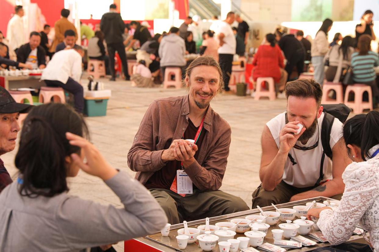 巖茶狀元來(lái)了！2025“朱子杯”民間斗茶賽精彩落幕