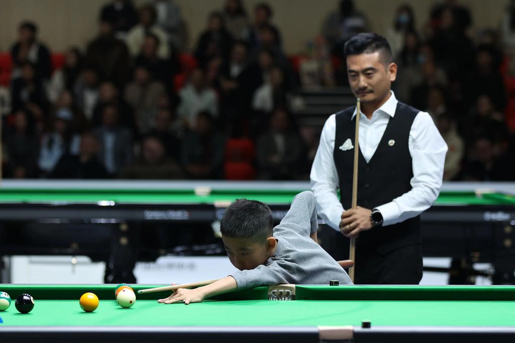 金利來(lái)攜手中國(guó)臺(tái)球協(xié)會(huì)，成功舉辦中國(guó)臺(tái)球冠軍公益行活動(dòng)