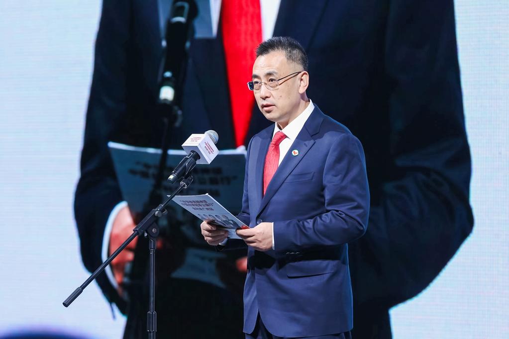 金利來(lái)攜手中國(guó)臺(tái)球協(xié)會(huì)，成功舉辦中國(guó)臺(tái)球冠軍公益行活動(dòng)