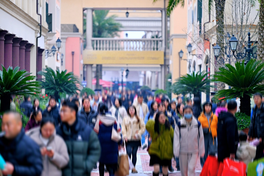 “璀璨八周年”，成都FV佛羅倫薩小鎮(zhèn)“年終奢寵季”正式啟幕