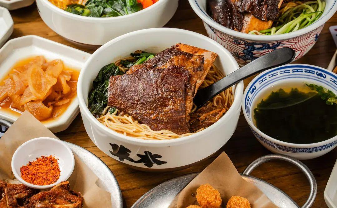 一年狂攬25億，加盟存活率達(dá)95%，和府撈面如何做到？