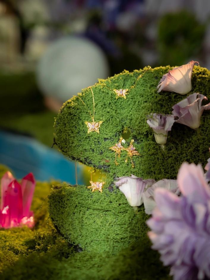 新品爆發(fā)2000萬！周大生的熒光琺瑯，憑什么能讓年輕人買單？