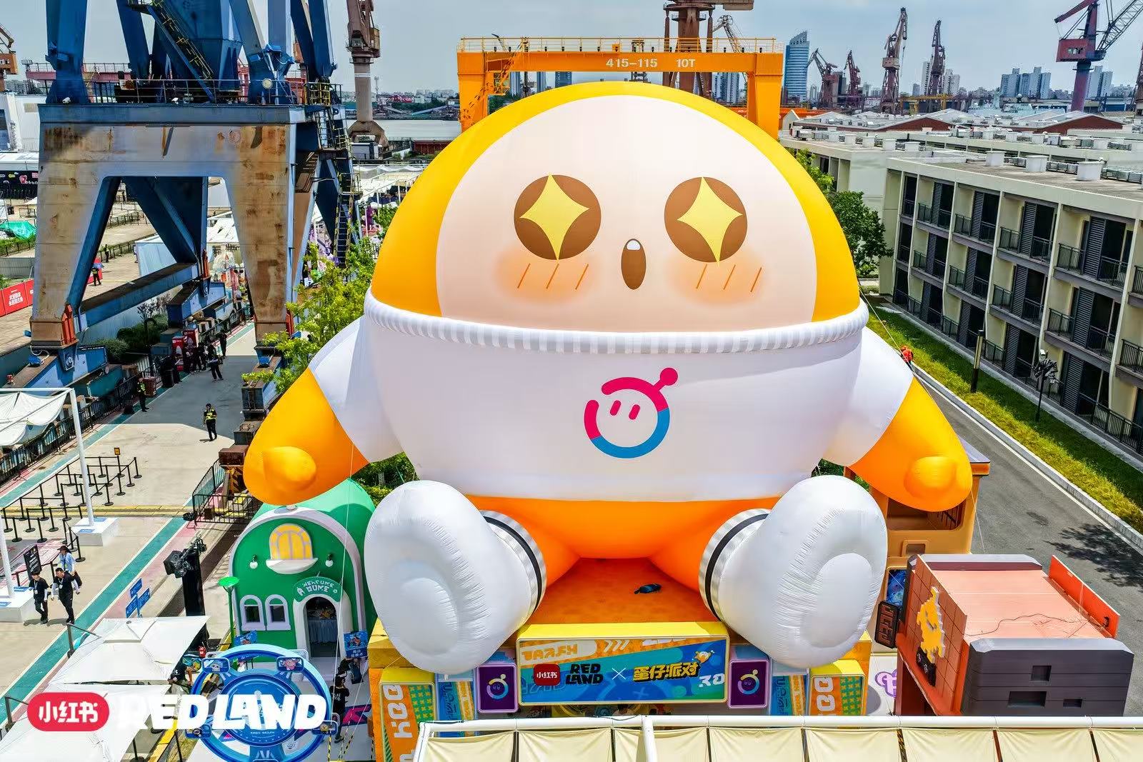 小紅書 RED LAND 上，品牌與用戶成了 2.5 次元同好