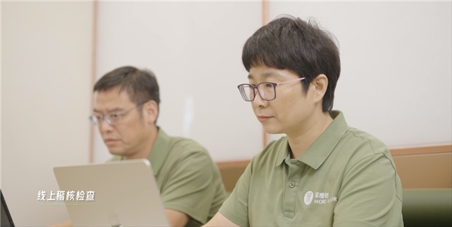 《中國(guó)質(zhì)量新聞》現(xiàn)場(chǎng)直擊：茉酸奶門(mén)店食安管理全曝光