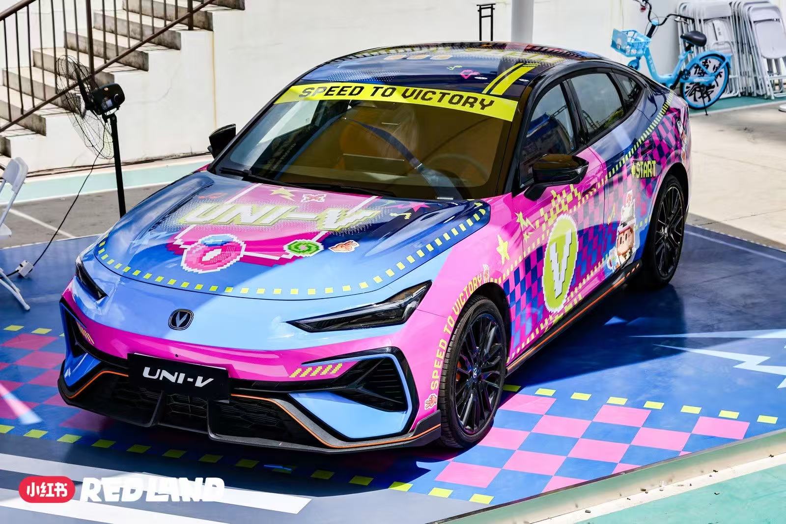 小紅書 RED LAND 上，品牌與用戶成了 2.5 次元同好