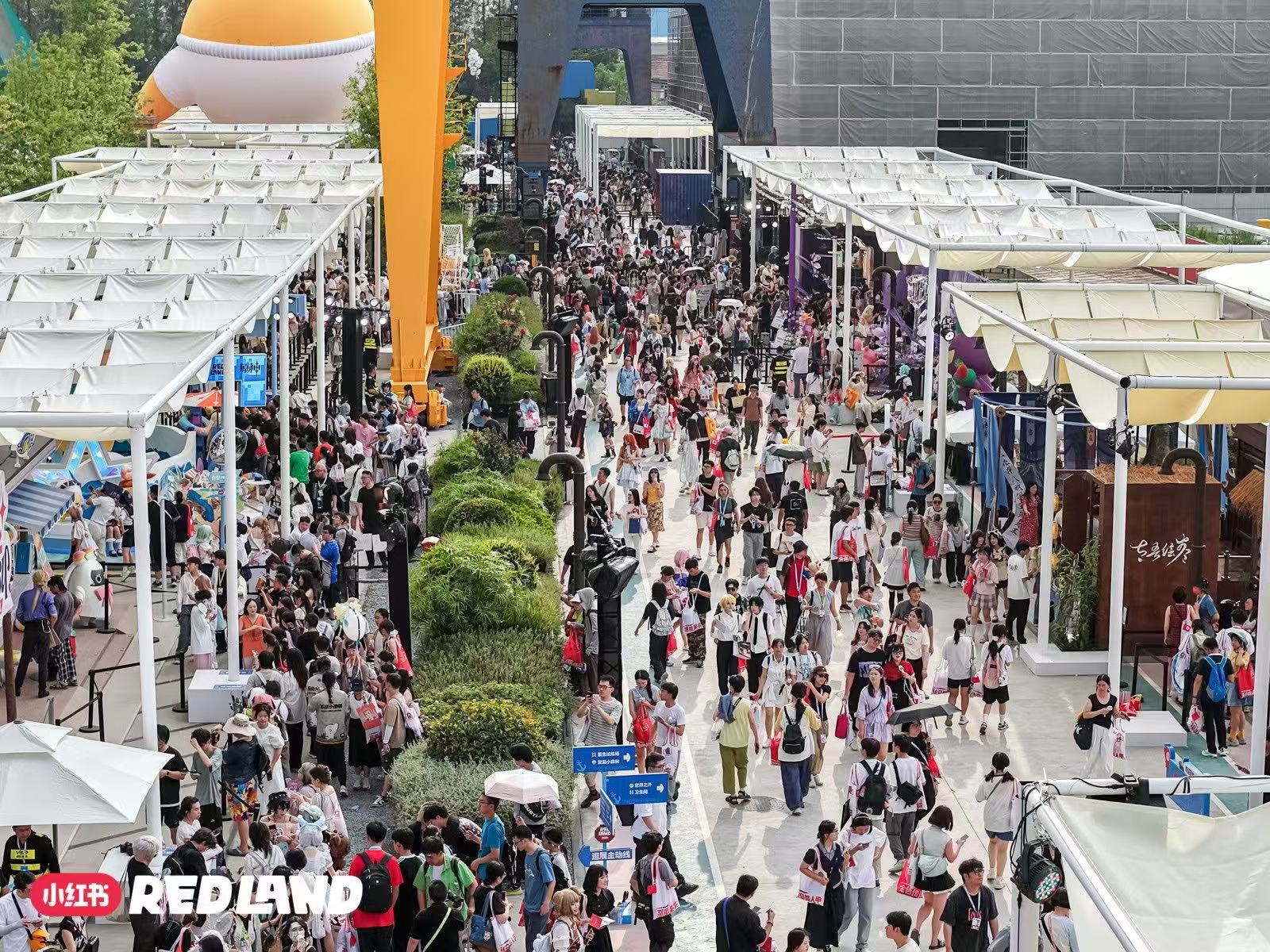 小紅書 RED LAND 上，品牌與用戶成了 2.5 次元同好