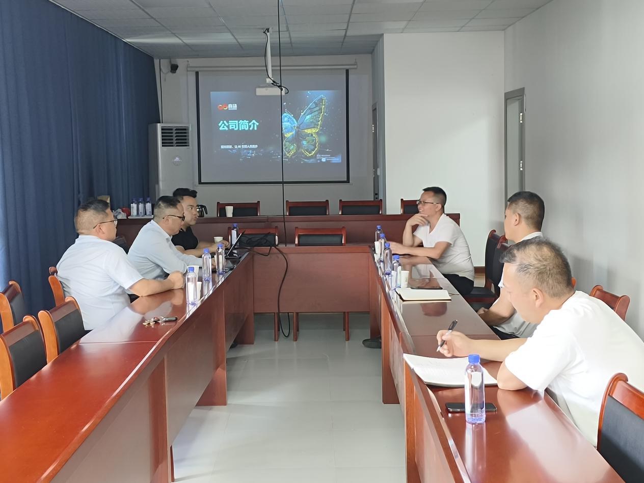 “樂創(chuàng)黔東南”專家、服務(wù)機(jī)構(gòu)進(jìn)企業(yè)服務(wù)為黔東南高質(zhì)量發(fā)展注入強(qiáng)勁人社動能