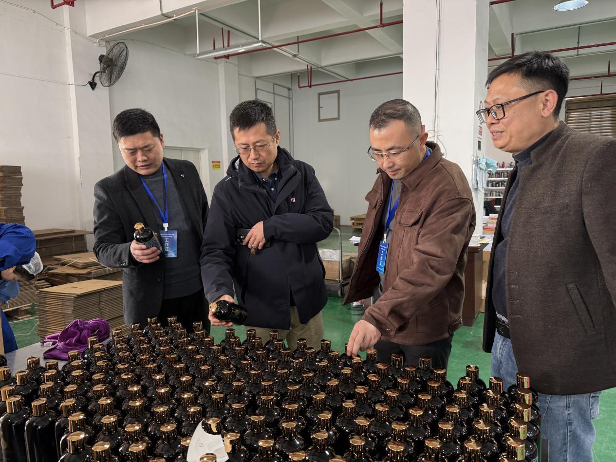 “樂創(chuàng)黔東南”專家、服務(wù)機(jī)構(gòu)進(jìn)企業(yè)服務(wù)為黔東南高質(zhì)量發(fā)展注入強(qiáng)勁人社動能