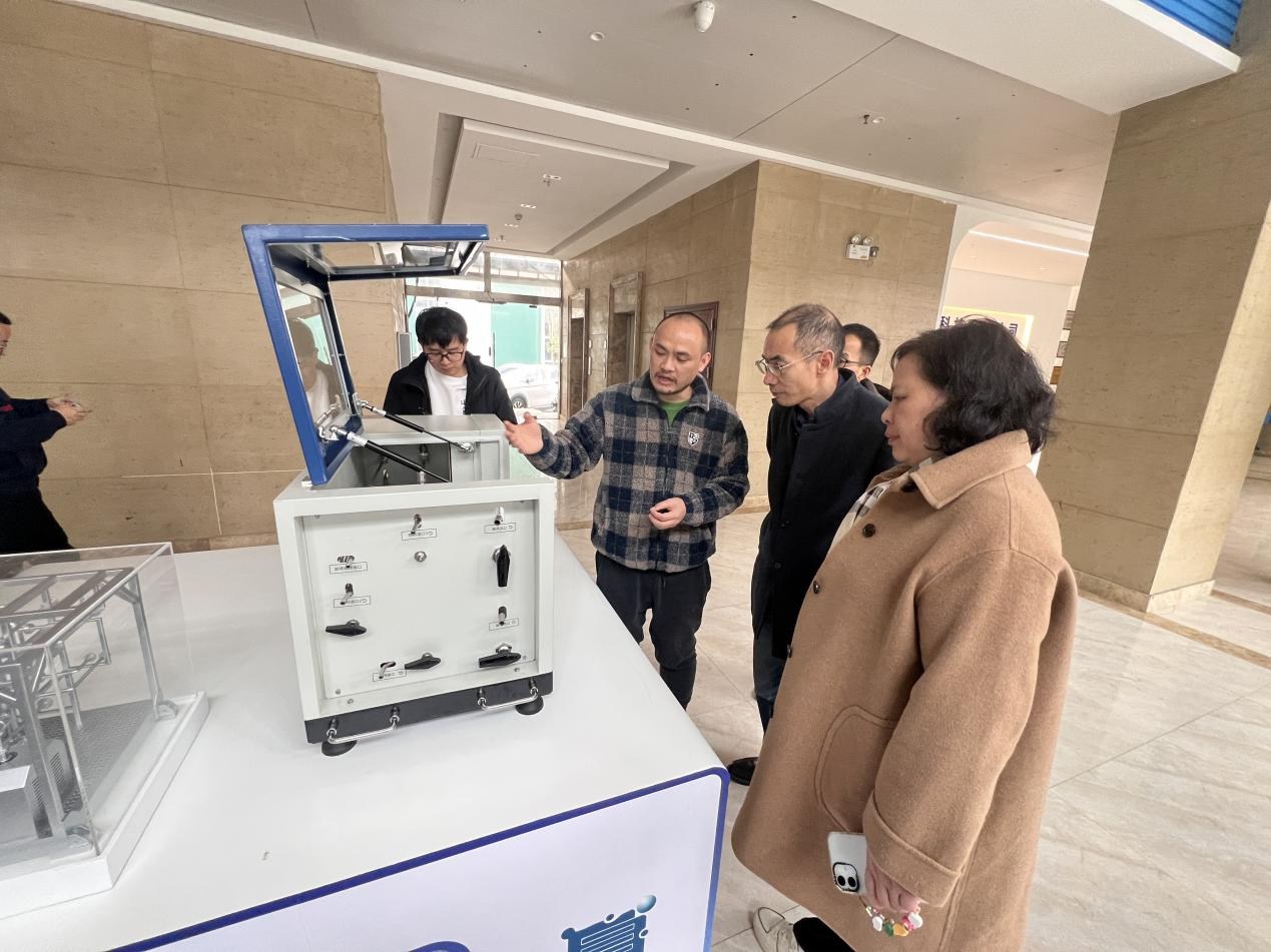 貴陽經(jīng)開區(qū)“人才引領(lǐng)·科技成果轉(zhuǎn)化”活動圓滿舉行，專家走訪企業(yè)促轉(zhuǎn)化