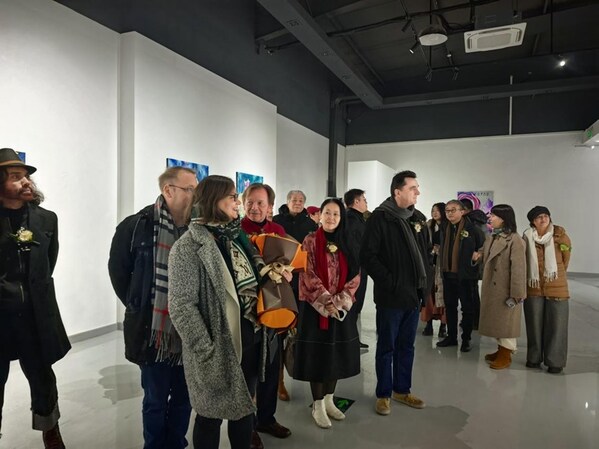 "當(dāng)代馬可波羅"再續(xù)東方情緣，Zoltán《東方尋境》展于北京啟幕，中匈藝術(shù)巨制《萬里江山圖》計(jì)劃正式發(fā)布