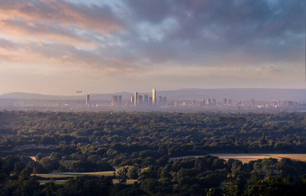 羅伯特?德尼羅（ Robert De Niro ）與薩爾博伊（ Salboy ）一起訪問曼徹斯特，諾布曼徹斯特破土動工