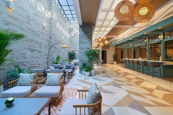 廈門濱海凱悅尚萃酒店：以山海平臺秘境與花園多元空間，詮釋當(dāng)代海濱婚禮新摩登風(fēng)尚