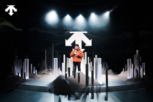 迪桑特「問頂未來」品牌大秀于北京華貿(mào)盛大舉行 以一座"未來之城"開啟專業(yè)運(yùn)動(dòng)新篇章