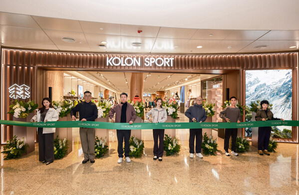 可隆KOLON KRAFT旗艦店啟幕深圳萬象城 品牌代言人劉詩詩現(xiàn)場首穿演繹「馭馬迎風(fēng)」新春限定系列