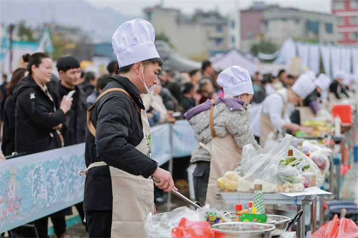 百廚爭霸，“盤味”爭香！盤州“青春大比武”點燃冬日美食盛宴
