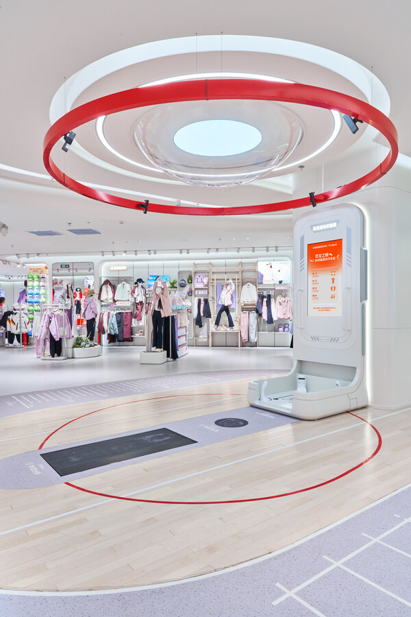 安踏兒童靈龍店煥新升級，首個靈龍運動實驗室啟動