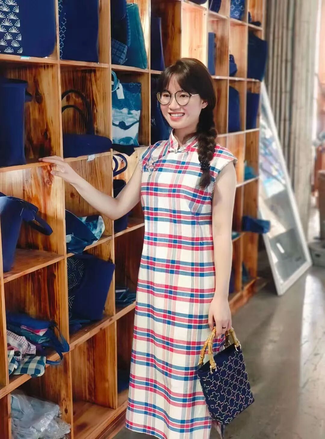 青春?榜 YOUNG | 黃德蓉：以藍(lán)白匠心承非遺文脈，用青春銳氣繪振興新篇