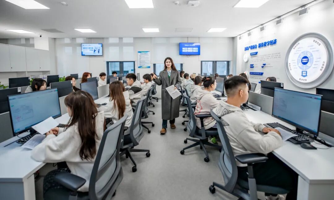貴州工商職業(yè)學(xué)院 | SC改革小班化教學(xué)“精準(zhǔn)發(fā)力”，點(diǎn)亮數(shù)字人才成長路
