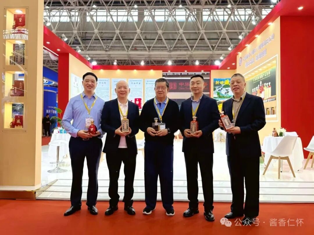 9城聯(lián)動，出海破圈！仁懷醬香的2025：不止是酒，更是產(chǎn)區(qū)IP的穩(wěn)步進(jìn)階